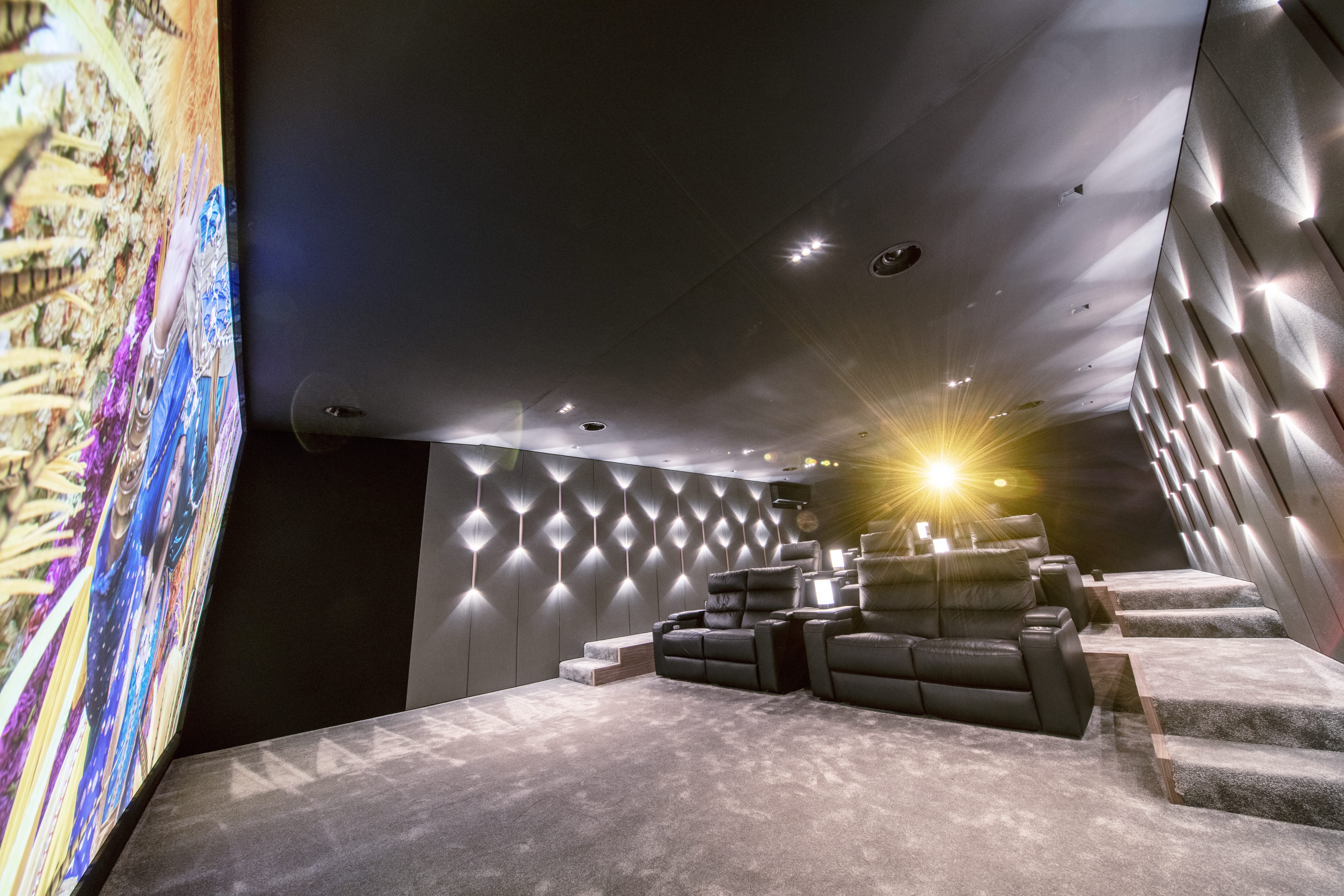 De Berri cinema lighting installation